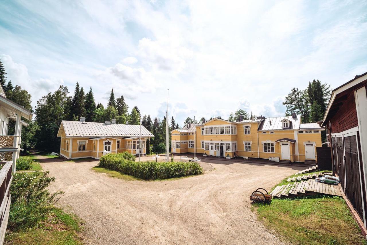 Karolineburg Manor House Hotel Kajaani Exterior photo